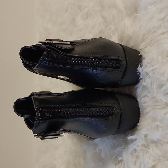 Charlotte Russe Size 6 Ankle Booties With 1.5 Inch Heel NWT - Picture 4 of 9